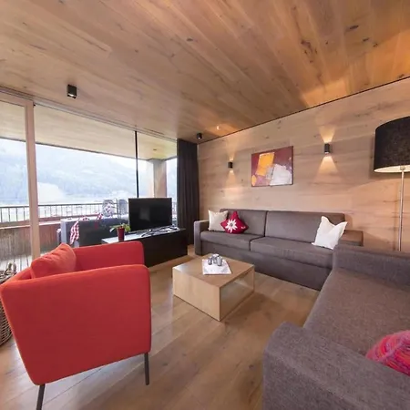 Alpine Stay, Sauna & Fireplace アパート *